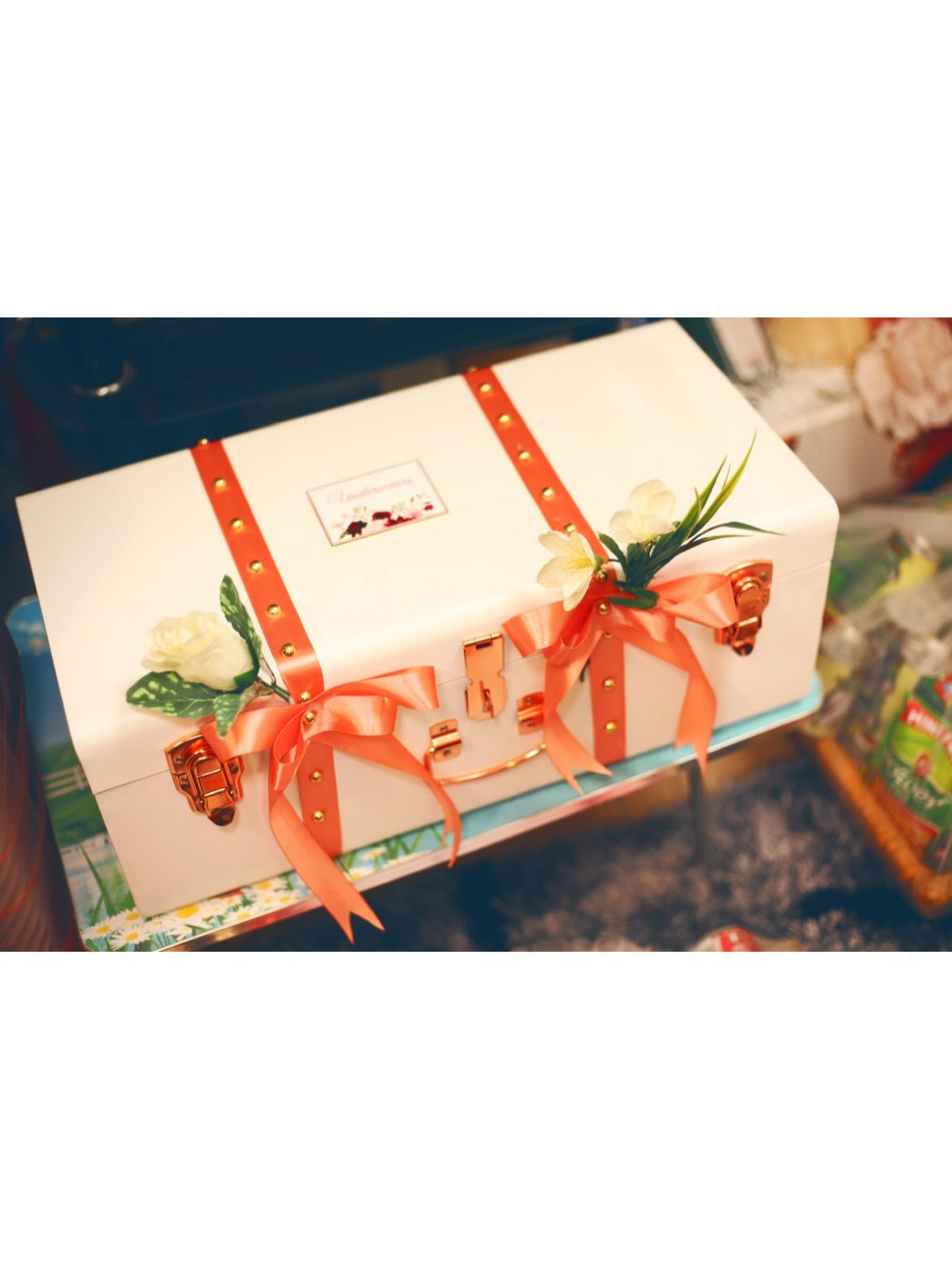 The keepsake trunk, wrapped with care